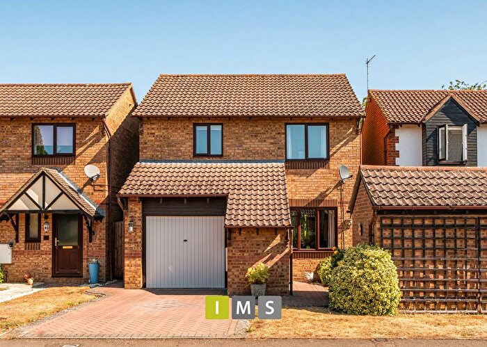 3 Bedroom Detached House For Sale In Willow Drive, Bicester, OX26