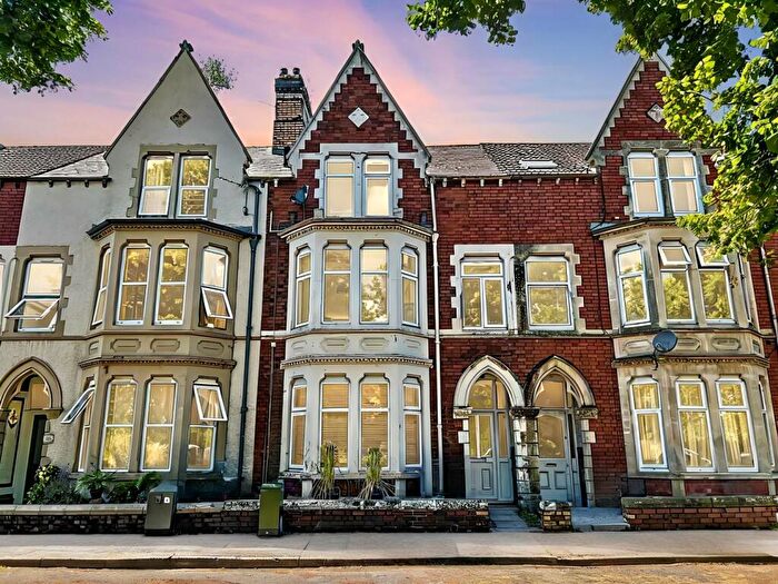 2 Bedroom Apartment To Rent In Taff Embankment, Grangetown, Cardiff, CF11