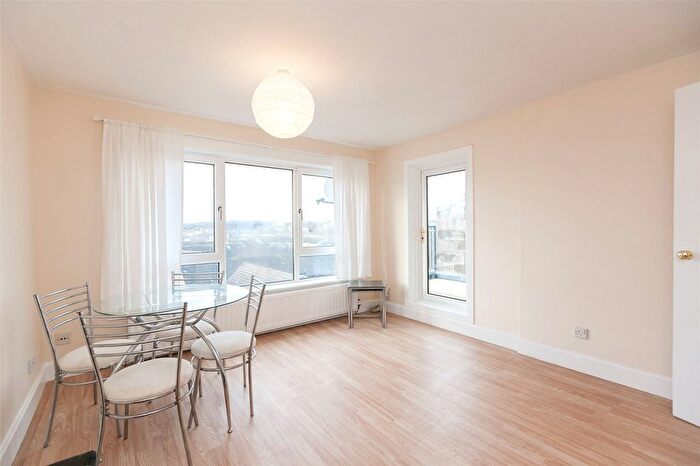 2 Bedroom Flat To Rent In Great Junction Street, Edinburgh, EH6