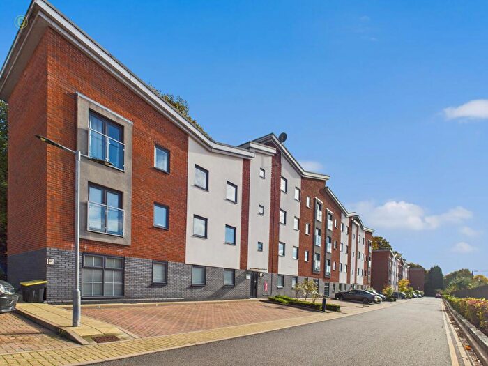 2 Bedroom Apartment For Sale In Baker Court, Lichfield Road, Four Oaks Sutton Coldfield, B74