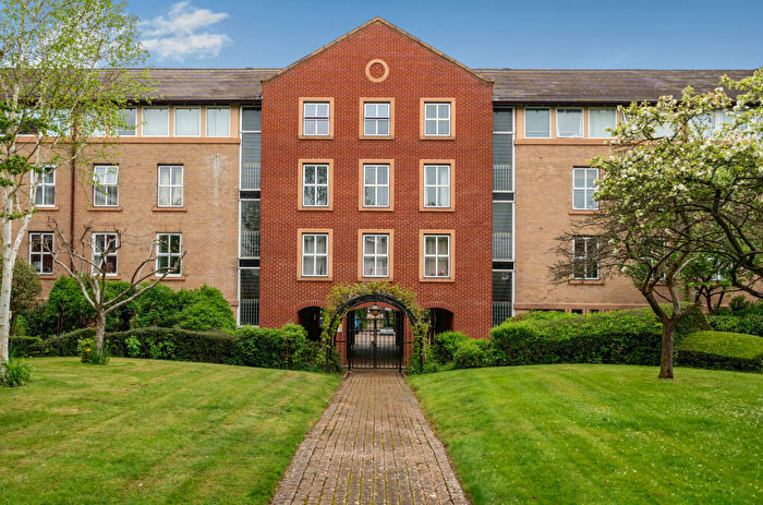 2 Bedroom Flat To Rent In Asturias Way, Southampton, Hampshire, SO14