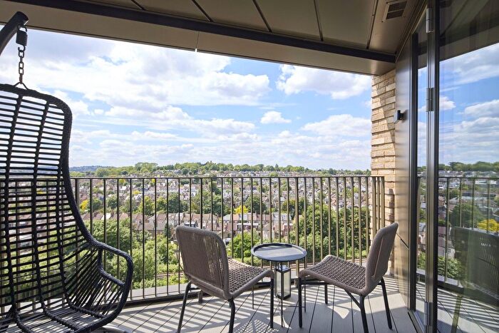 2 Bedroom Flat For Sale In Silver Road, London, SE13
