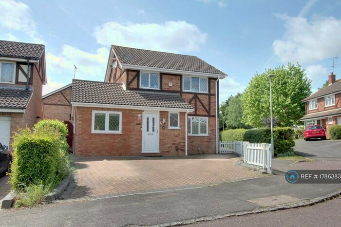 4 Bedroom Detached House To Rent In Skelmerdale Way, Reading, RG6