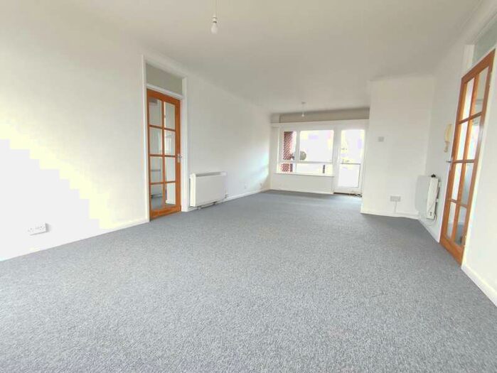 2 Bedroom Flat To Rent In Queen Elizabeth Avenue, Margate, CT9