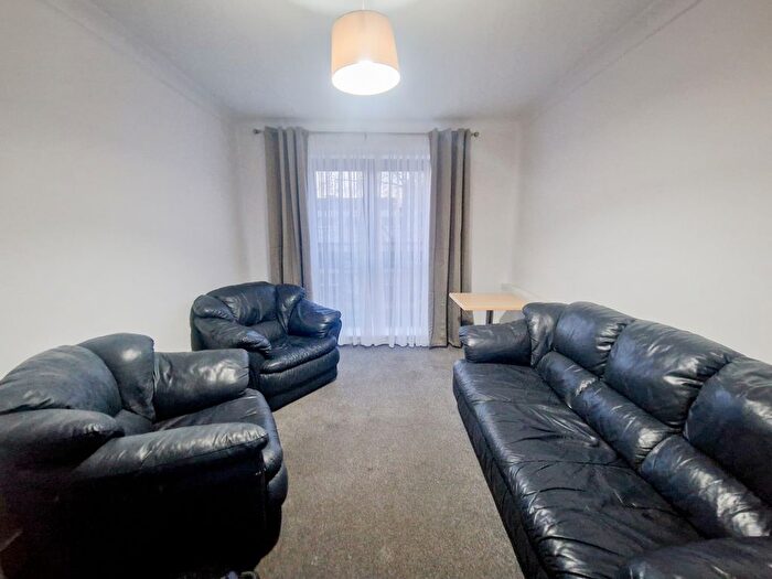 1 Bedroom Flat To Rent In Petal Court, A St Martins Avenue, Du, Uk, E6
