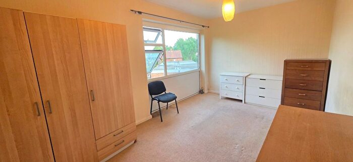 1 Bedroom Flat To Rent In Queens Drive, Stockport, SK4
