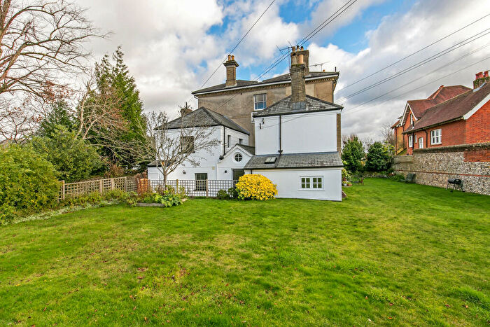 2 Bedroom Cottage To Rent In Clifton Road, Winchester, SO22