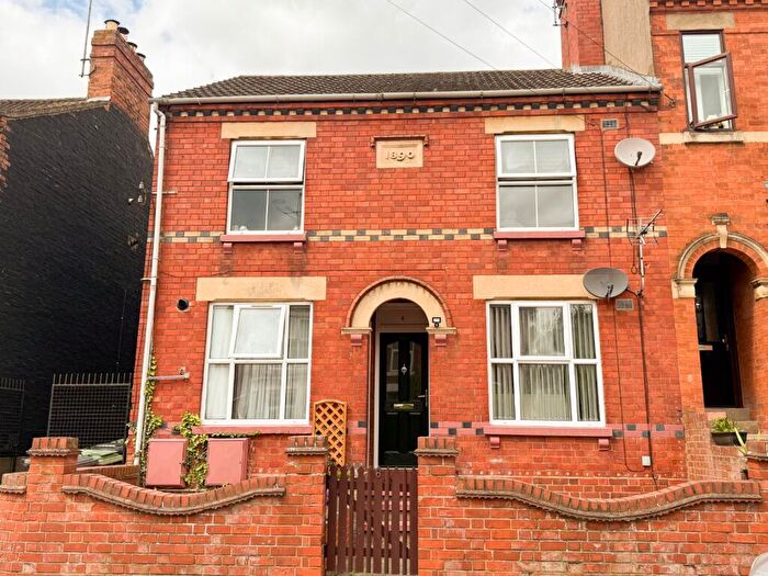 2 Bedroom Apartment For Sale In Rock Street, Wellingborough, Northamptonshire, NN8