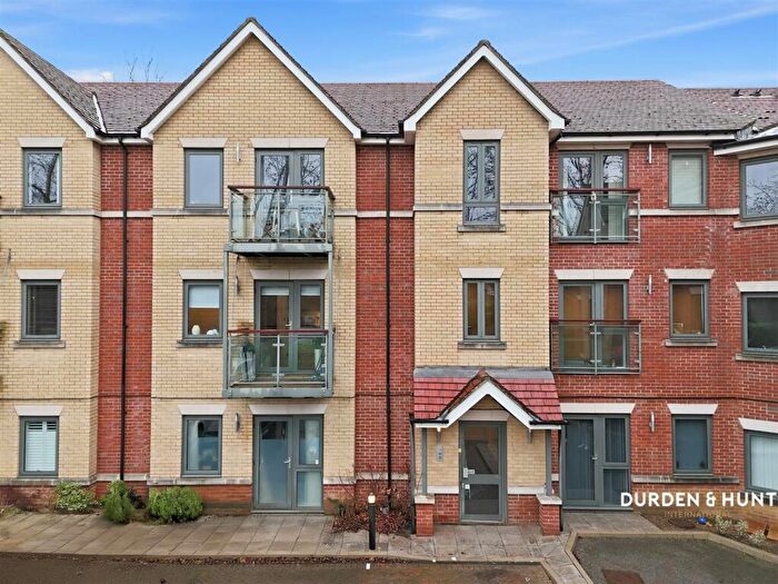 3 Bedroom Apartment For Sale In Buckhurst Way, Honeysuckle Court Buckhurst Way, IG9