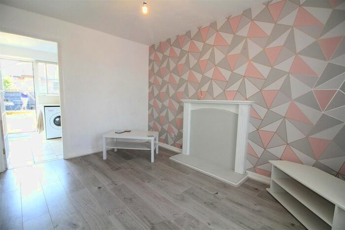 1 Bedroom Property To Rent In Towlsons Croft, Nottingham, NG6