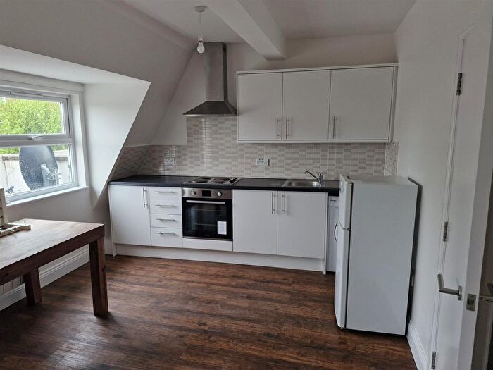 1 Bedroom Flat To Rent In Rock Street, London, N4