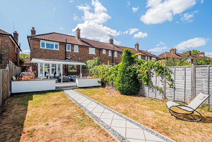 2 Bedroom End Of Terrace House For Sale In Tonstall Road, Epsom, KT19