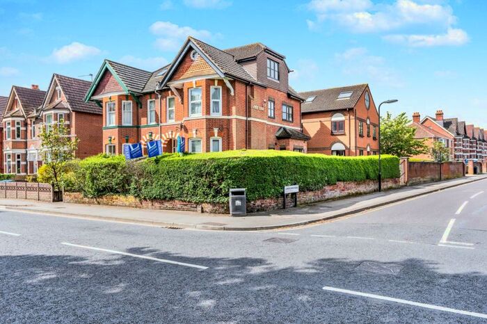 1 Bedroom Flat To Rent In Ayes Court, Hill Lane, Southampton, SO15