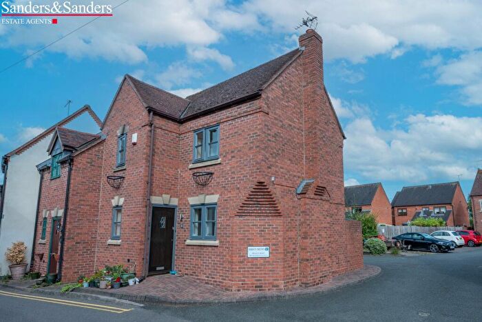 2 Bedroom Mews For Sale In Abbey Mews, Alcester, B49