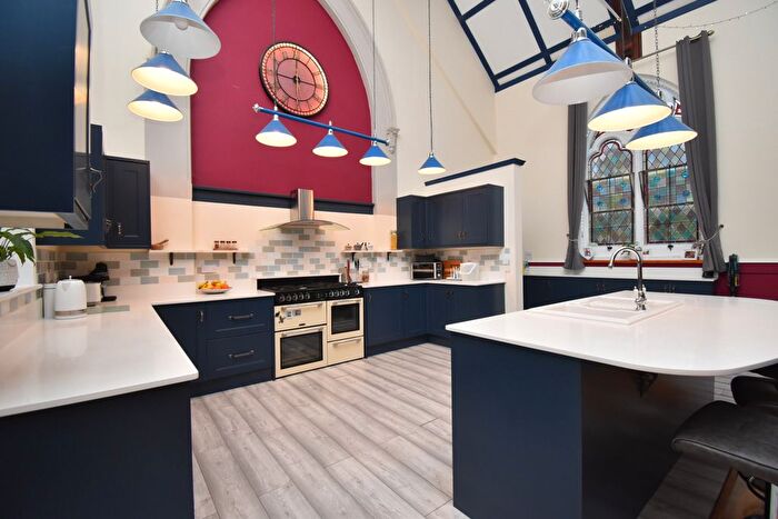 4 Bedroom Barn Conversion For Sale In New Road, Chatteris, PE16