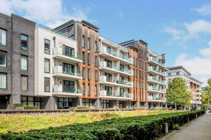 2 Bedroom Apartment To Rent In Invicta, Millennium Promenade, Bristol Harbourside, BS1