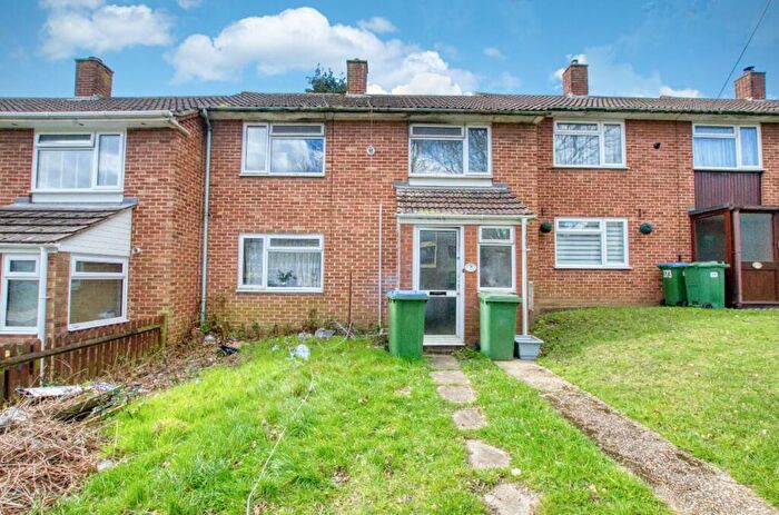 2 Bedroom Terraced House For Sale In Hinkler Road, Southampton, Hampshire, SO19