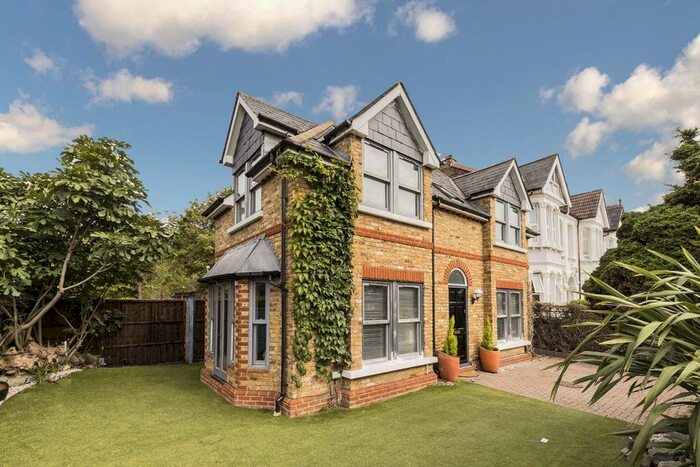 2 Bedroom Property To Rent In Bradley Gardens, London, W13