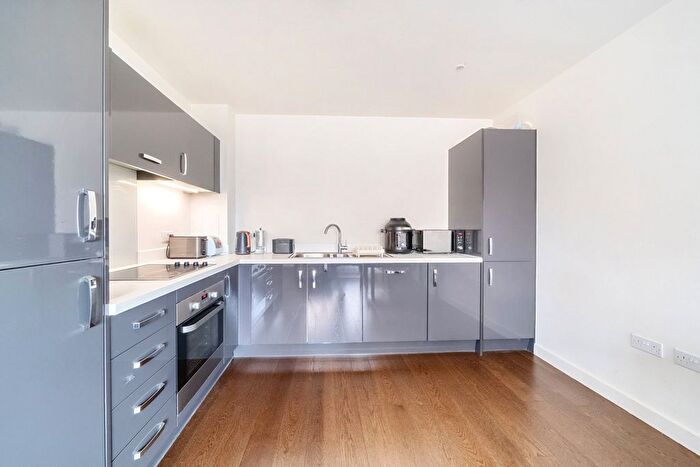 1 Bedroom Flat For Sale In Kenneth Way, London, W5