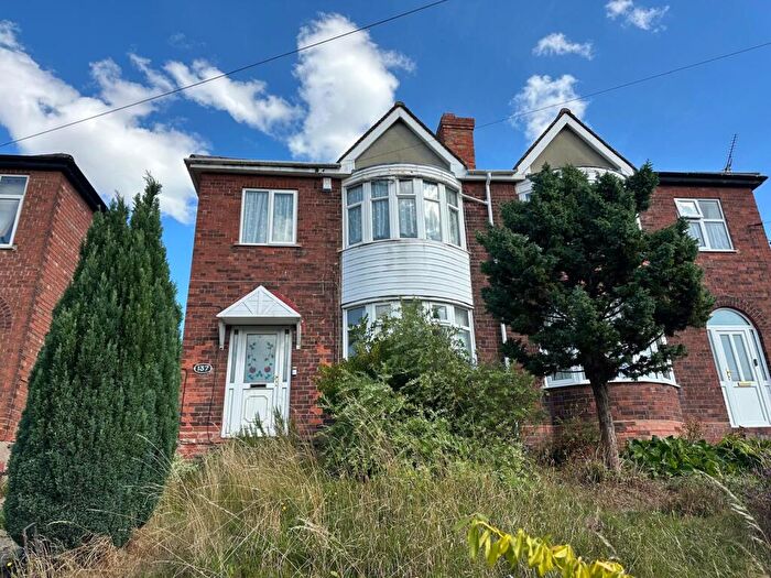 4 Bedroom Semi-Detached House For Sale In Sandsfield Lane, Gainsborough, Lincolnshire, DN21