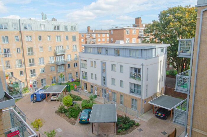 2 Bedroom Flat To Rent In Seven Sisters Road, London, N4