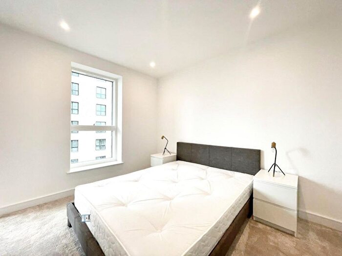 1 Bedroom Flat To Rent In Arber House, London, UB1