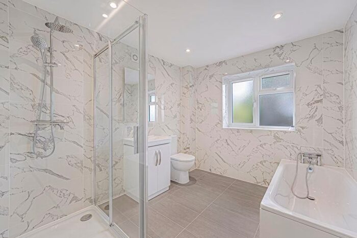 3 Bedroom Detached House For Sale In Eynswood Drive, Sidcup, DA14