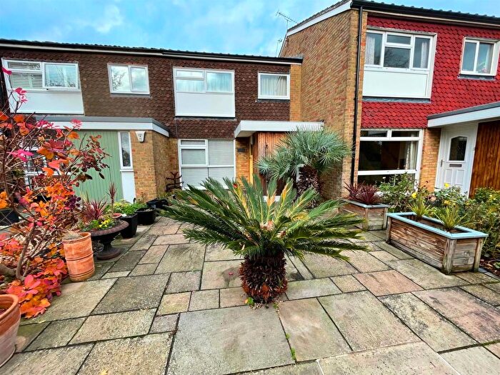 3 Bedroom Terraced House For Sale In Buckingham Gardens, West Molesey, KT8