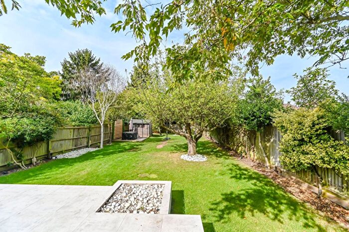 6 Bedroom Semi-Detached House For Sale In Holland Avenue, Wimbledon Common, London, SW20