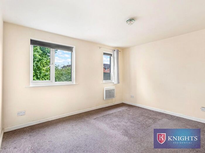 1 Bedroom Flat For Sale In Martin Close, London, N9