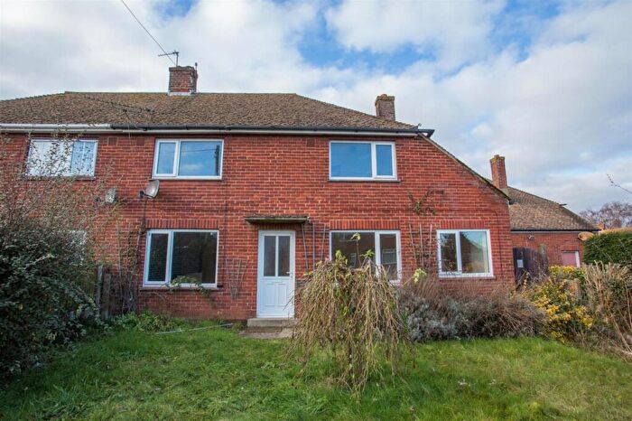 3 Bedroom Semi Detached House To Rent In Court Cottages, Staple Road, Wingham, Kent, CT3