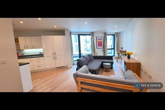 2 Bedroom Flat To Rent In Sutherland Road, London, E17