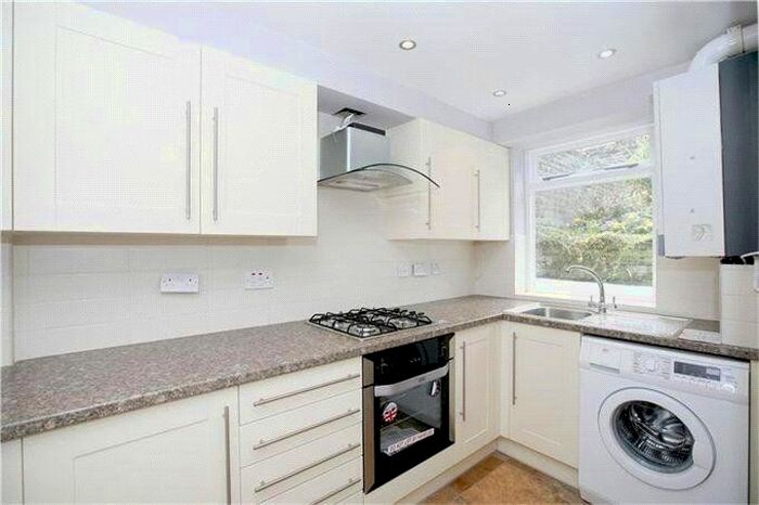1 Bedroom Flat To Rent In Linden Gardens, Chiswick, London, W4