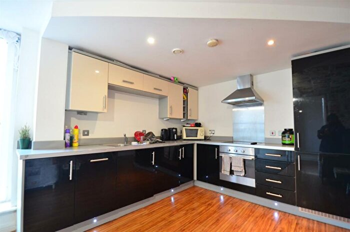 2 Bedroom Flat To Rent In Birmingham, B5