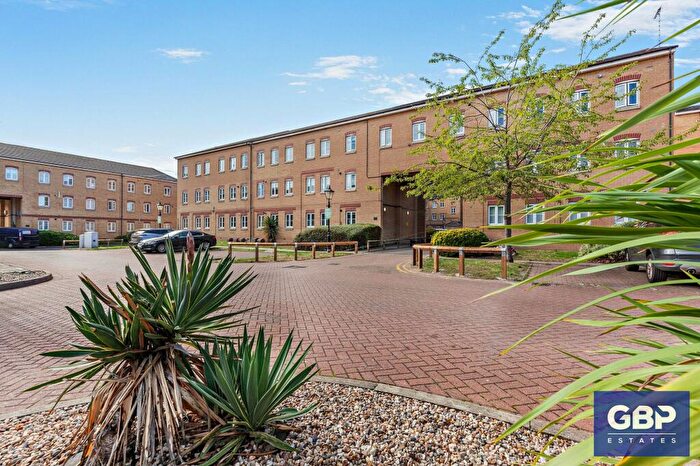 1 Bedroom Flat For Sale In Kidman Close, Gidea Park, RM2