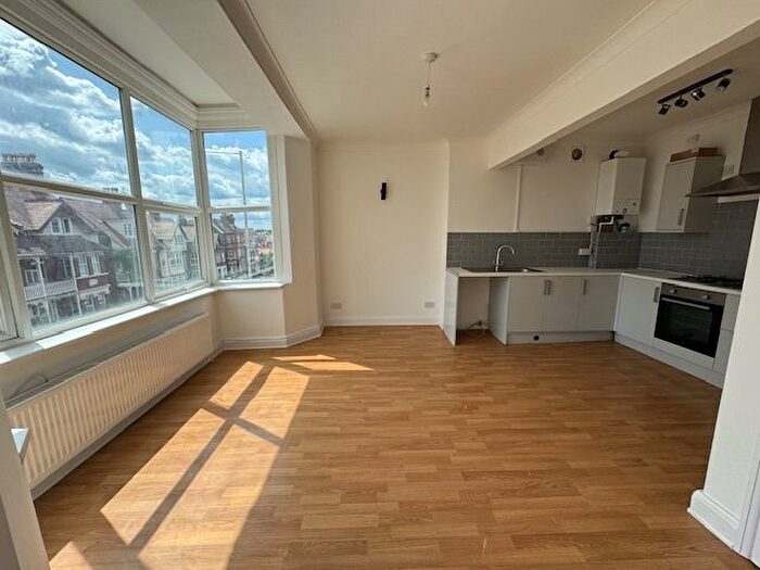 2 Bedroom Flat To Rent In Queens Road, Broadstairs, CT10