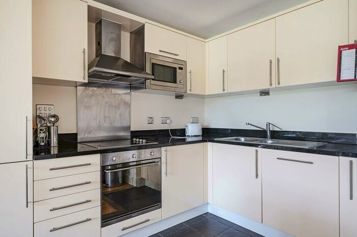 1 Bedroom Flat To Rent In Drayton Park, Highbury, London, N5