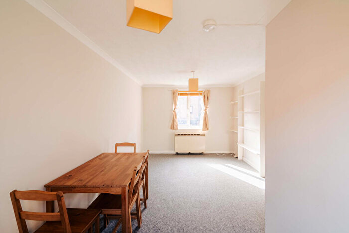 2 Bedroom Flat For Sale In Berlington Court, Redcliff Mead Lane, Bristol, BS1