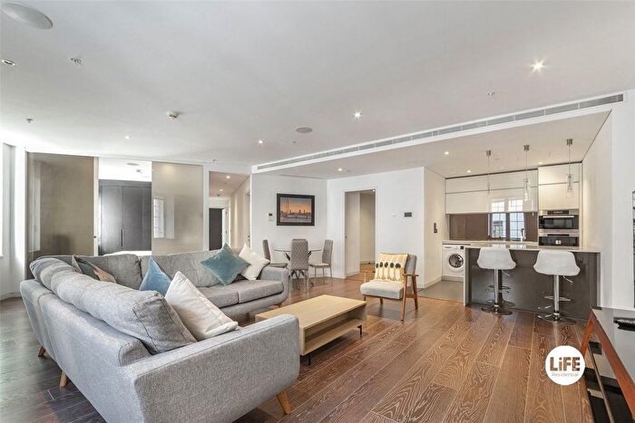 3 Bedroom Flat To Rent In Strand, Strand, WC2R