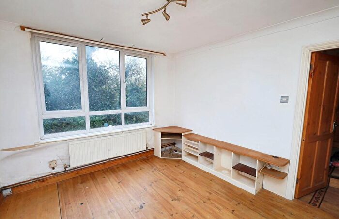 1 Bedroom Flat For Sale In Moorfield, Harlow, Essex, CM18