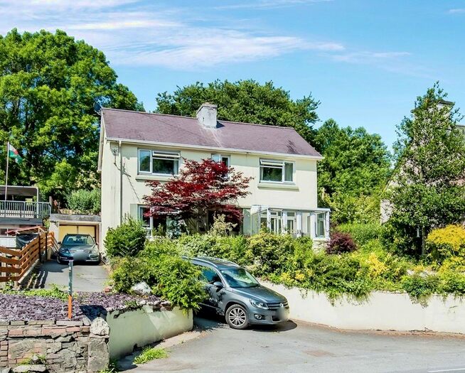 4 Bedroom Detached House For Sale In Llanbadarn Fawr, Aberystwyth, SY23