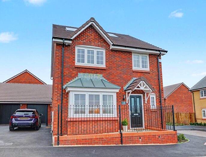 4 Bedroom Detached House For Sale In Campbell Close, Coventry, CV4