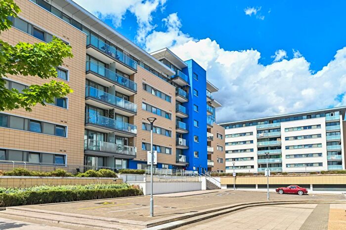 2 Bedroom Flat For Sale In Fathom Court, Royal Docks, London, E16