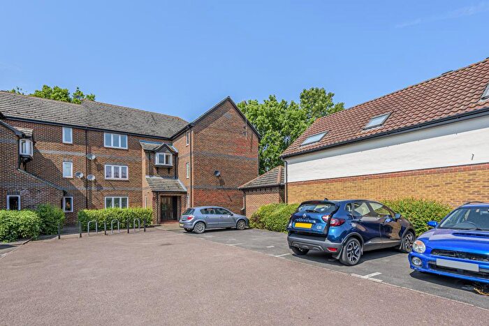 2 Bedroom Apartment To Rent In Didcot, Oxfordshire, OX11