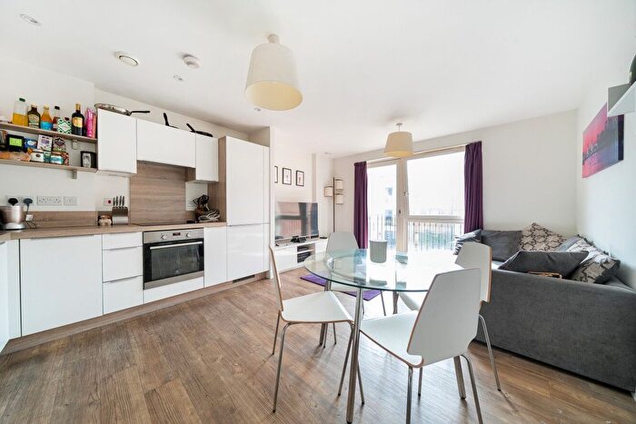 2 Bedroom Flat For Sale In Carney Place, Brixton, London, SW9