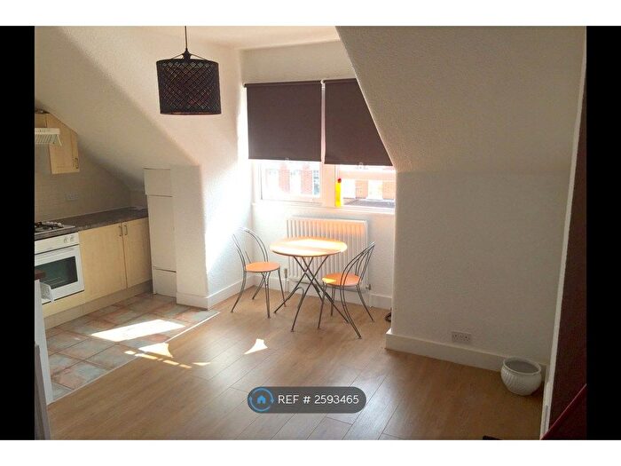 1 Bedroom Flat To Rent In Hillfield Avenue, London, N8