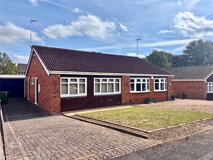 2 Bedroom Bungalow For Sale In Sutherland Close, Warwick, Warwickshire, CV34