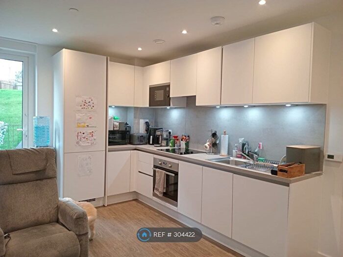 2 Bedroom Flat To Rent In Medawar Drive, London, NW7