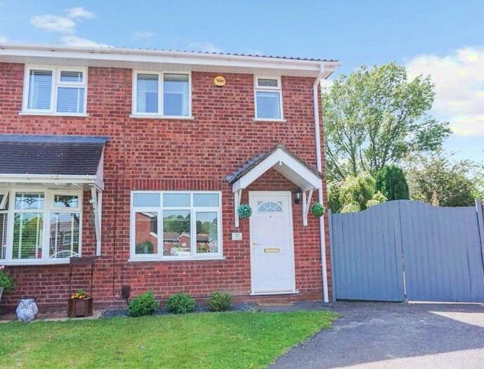 2 Bedroom Detached House To Rent In Swindale, Wilnecote, Tamworth, Staffordshire, B77