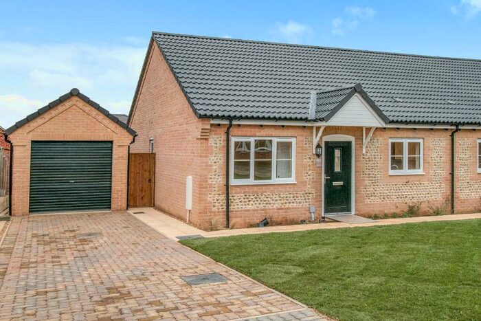 2 Bedroom Bungalow To Rent In Ash Drive, Martham Nr, NR29